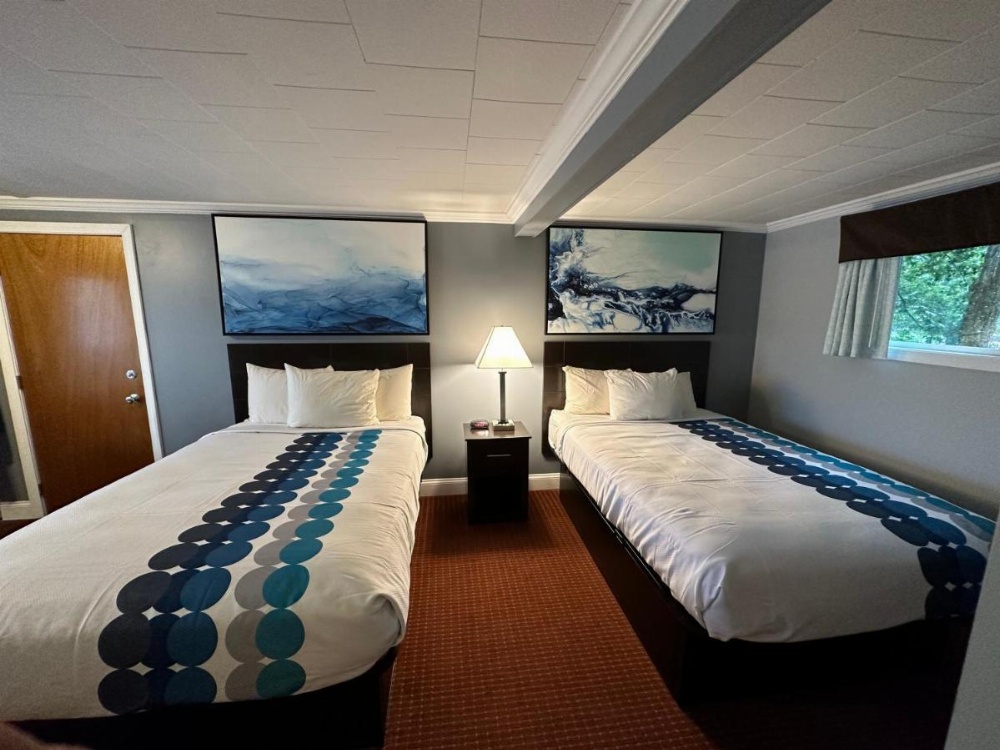 Room image 3