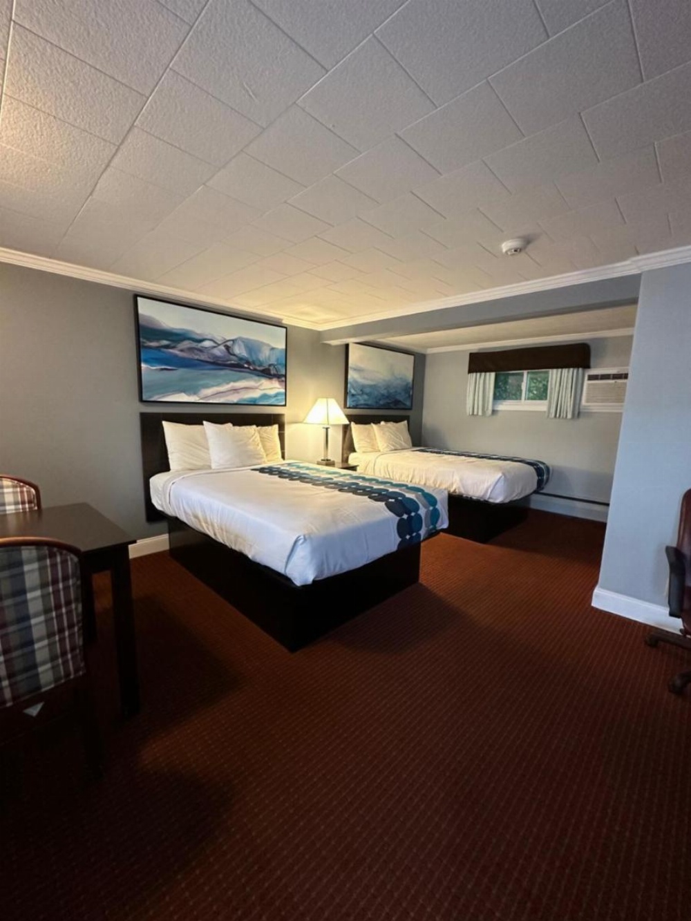 Room image 4