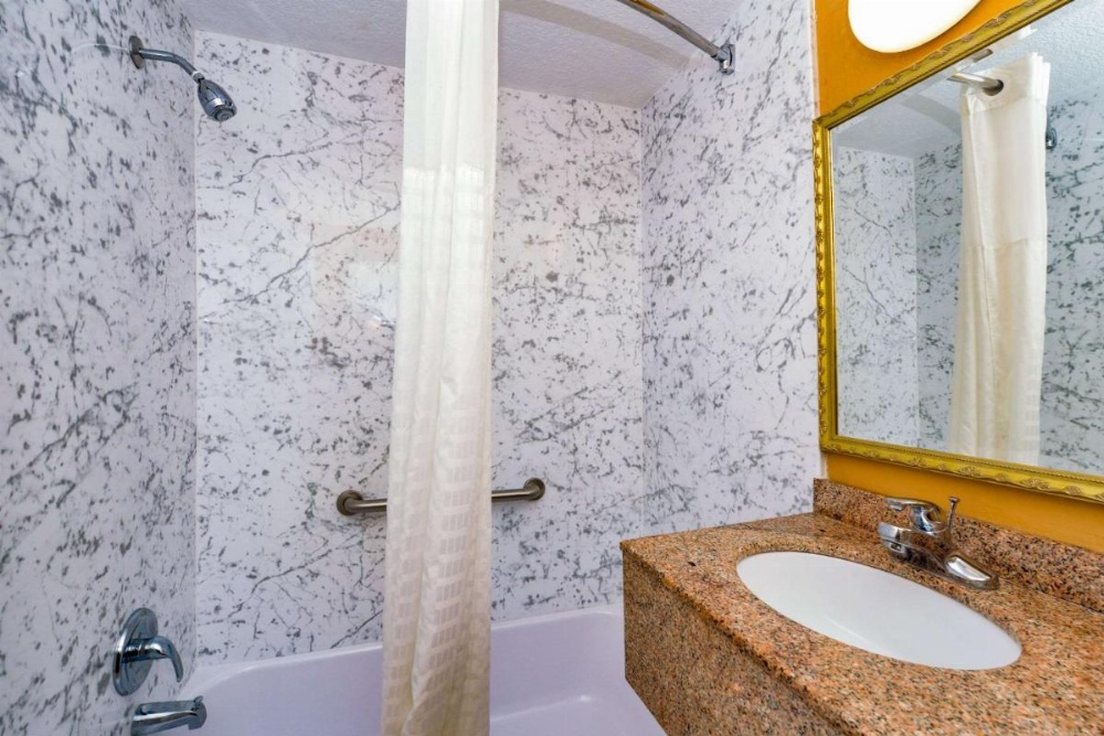 Rodeway Inn Orleans Image 41